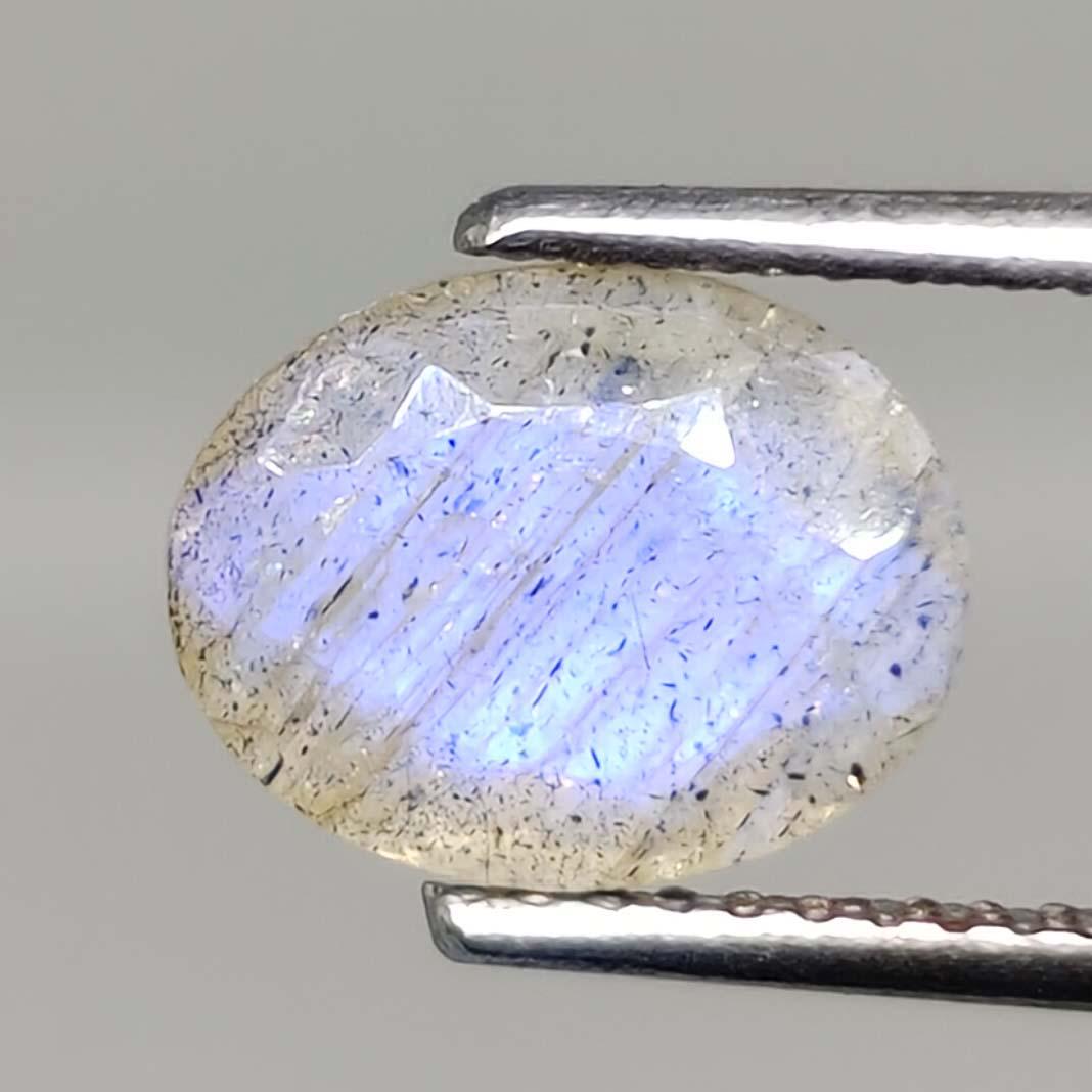 1.55 ct Natural Faceted Labradorite: No Reserve! Title: 1.55 ct Natural Faceted Labradorite Additional Information: Gemstones: Labradorite Carat Weights: 1.55 ct Size/Dimensions: 7 X 9 mm Origin : Labrador Materials & Techniques: Labrado