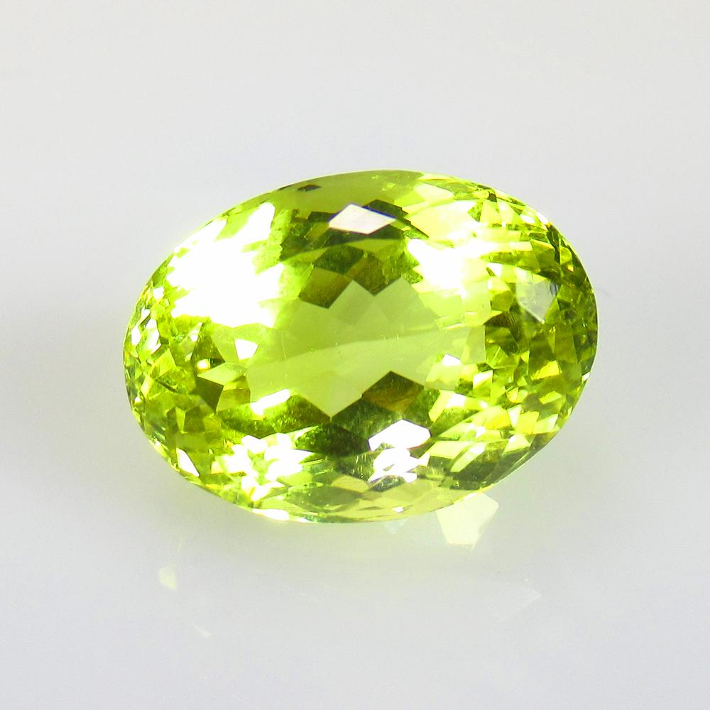 11.56 Ctw Natural Lemon Quartz Oval Cut: No Reserve! Title: 11.56 Ctw Natural Lemon Quartz Oval Cut Stone Clarity: VVS Gemstones: Natural Lemon Quartz Carat Weights: 11.56 Size/Dimensions: 15.90 x 11.60 x 10.20 mm Additional Information: Goo