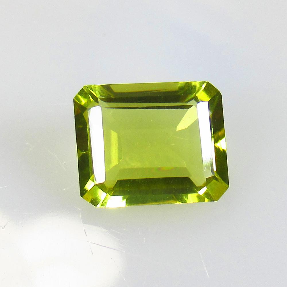 3.86 Ctw Natural Lemon Quartz Octagon Cut: No Reserve! Title: 3.86 Ctw Natural Lemon Quartz Octagon Cut Stone Clarity: VVS Gemstones: Natural Lemon Quartz Carat Weights: 3.86 Size/Dimensions: 11.00 x 9.00 x 5.30 mm Additional Information: Good