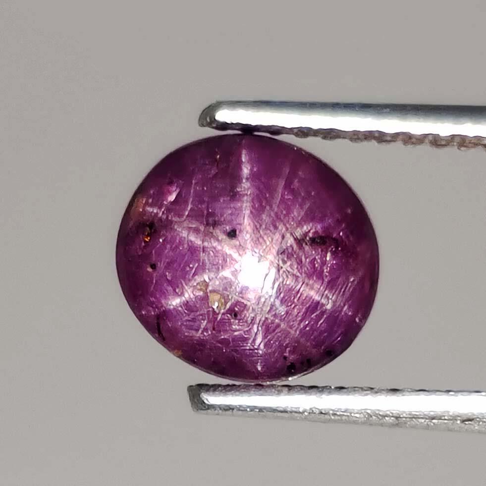 3.85 ct Natural Star Ruby (1 of 1)