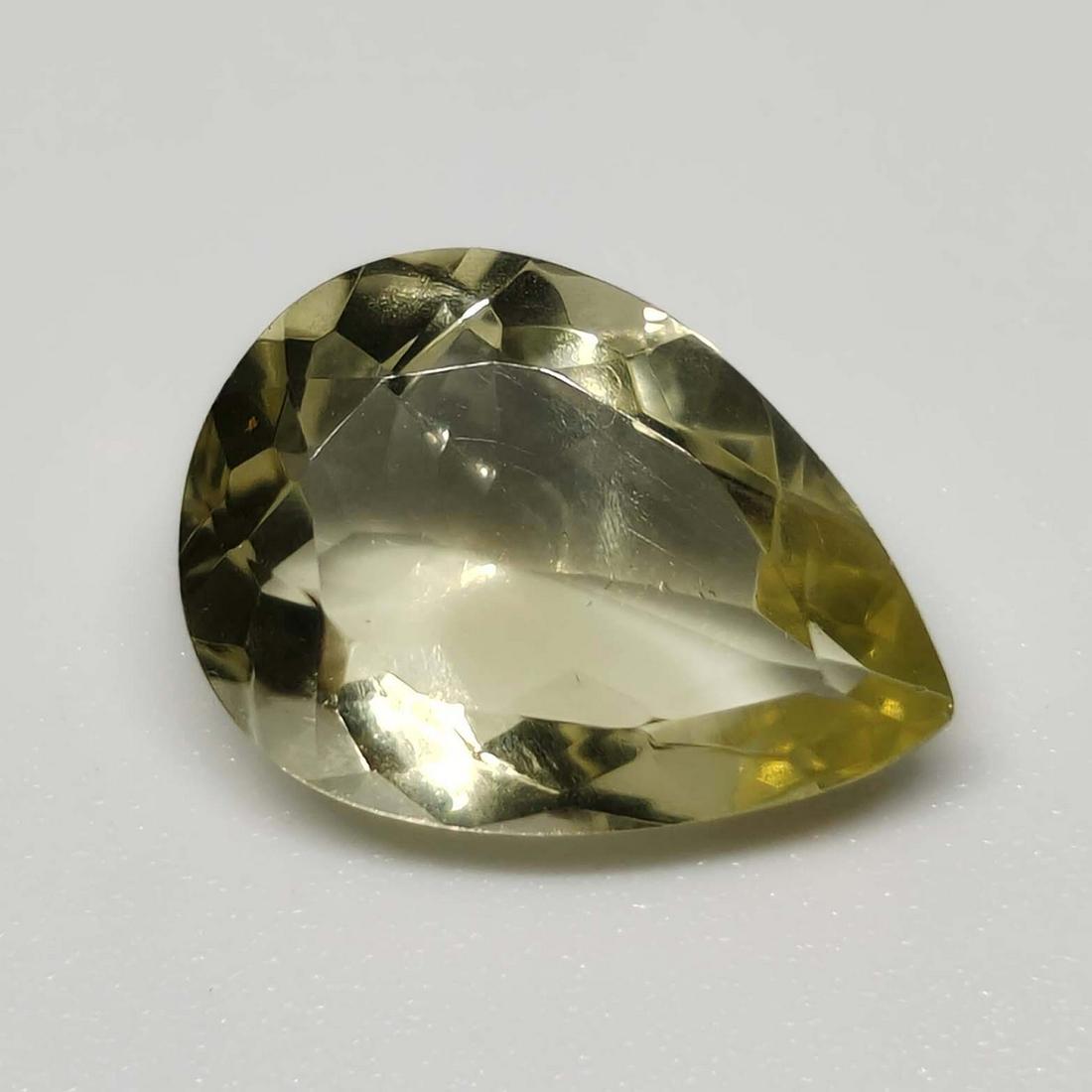 4.20 ct Natural Green Lemon Quartz: No Reserve! Title: 4.20 ct Natural Green Lemon Quartz Additional Information: Gemstones: Natural Lemon Quartz Carat Weights: 4.20 ct Size/Dimensions: 14 x 10 x 5.8 mm Materials & Techniques: Quartz We