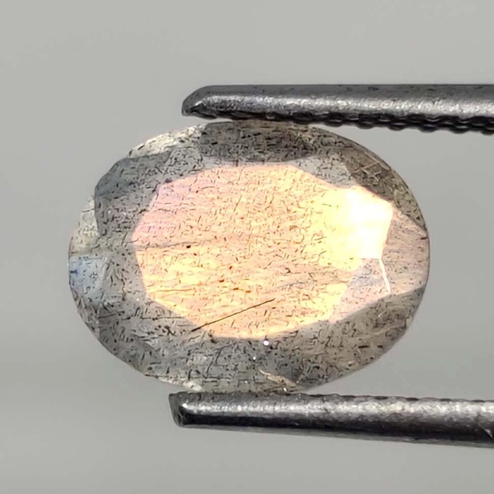 1.35 ct Natural Faceted Labradorite: No Reserve! Title: 1.35 ct Natural Faceted Labradorite Additional Information: Gemstones: Labradorite Carat Weights: 1.35 ct Size/Dimensions: 9 X 7 mm Origin : Labrador Materials & Techniques: Labrado