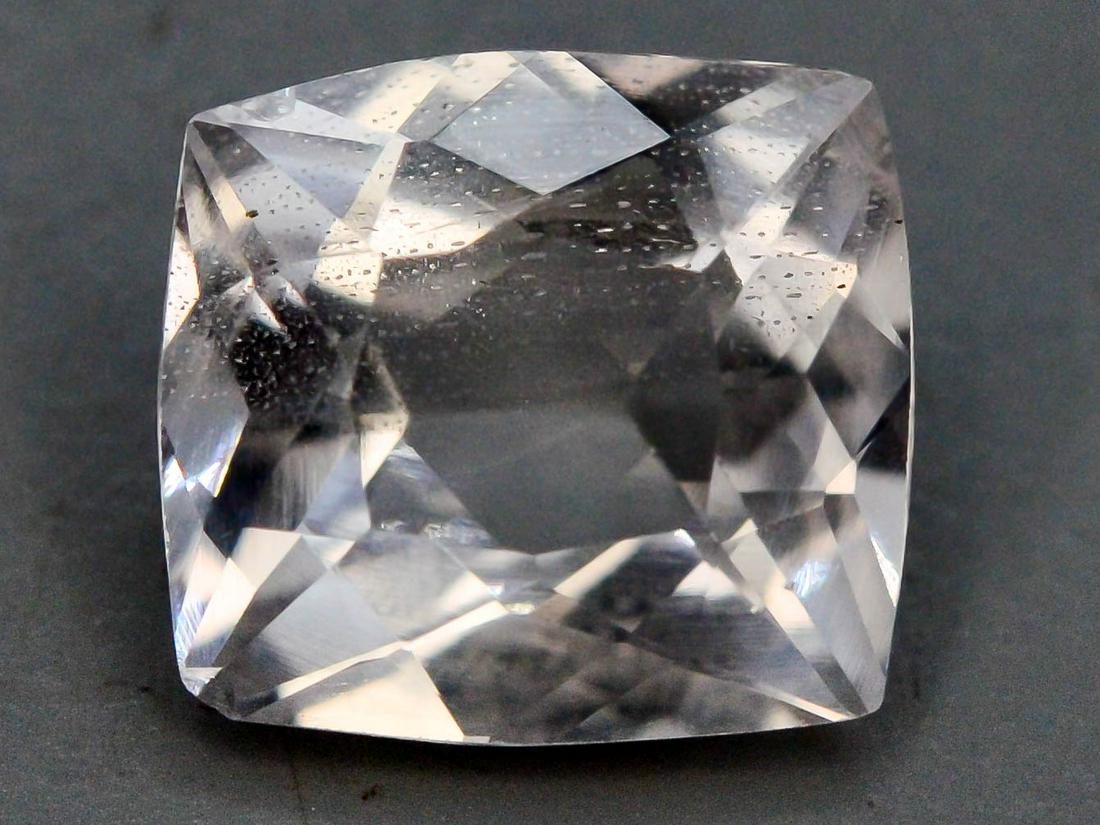 1.45 Carat Stunning Natural Morganite Gemstone: Title: 1.45 Carat Stunning Natural Morganite Gemstone Carat Weights: 1.45 Carat Size/Dimensions: 7x6x3 mm Origin: Pakistan Treatment: Natural Reserve: $20.00 Shipping: Domestic: Flat-rate of $10.00 t