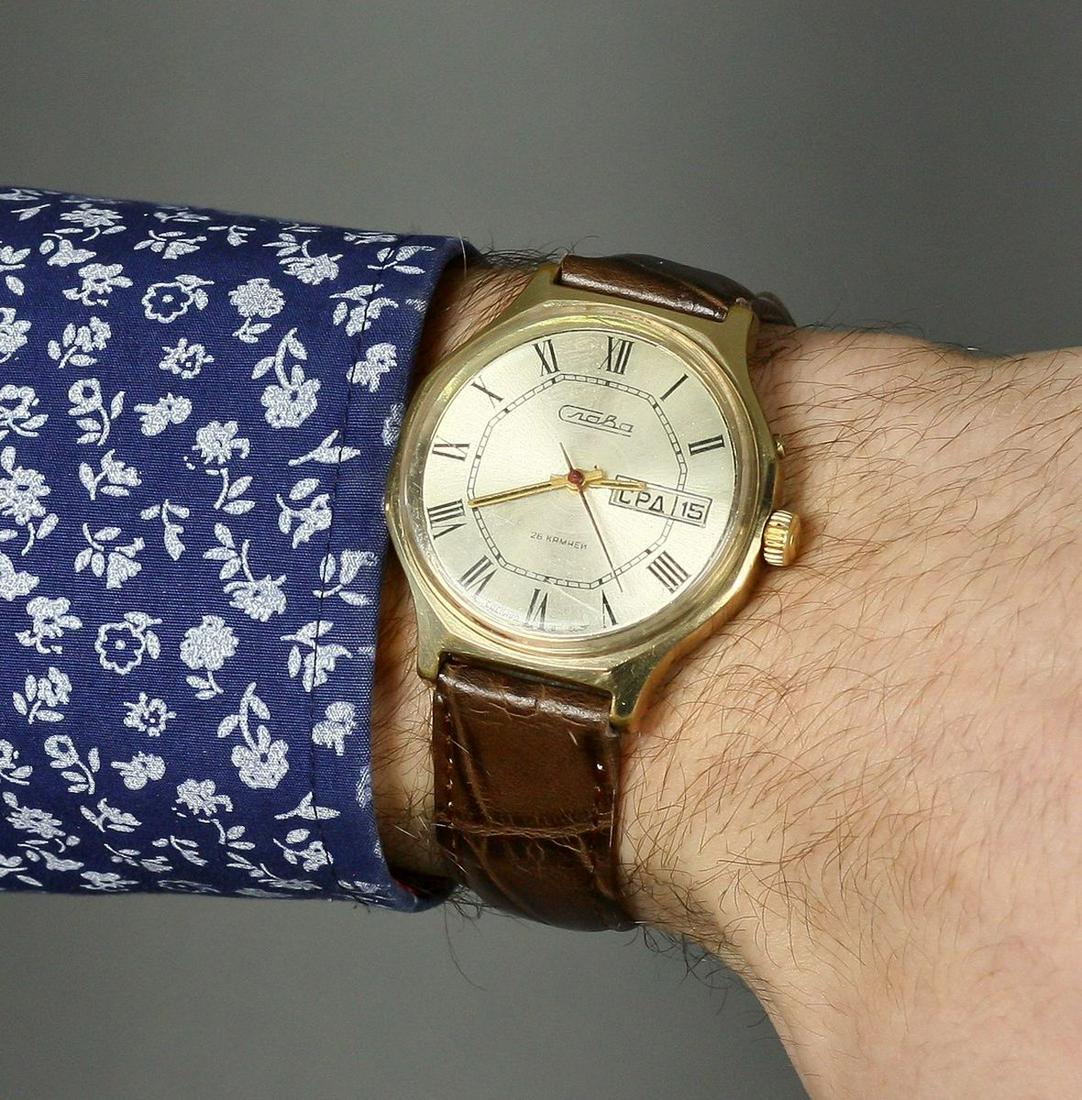 Slava Vintage Men Wrist Watch / Vintage Russian Mechanical Watch Slava (1 of 9)