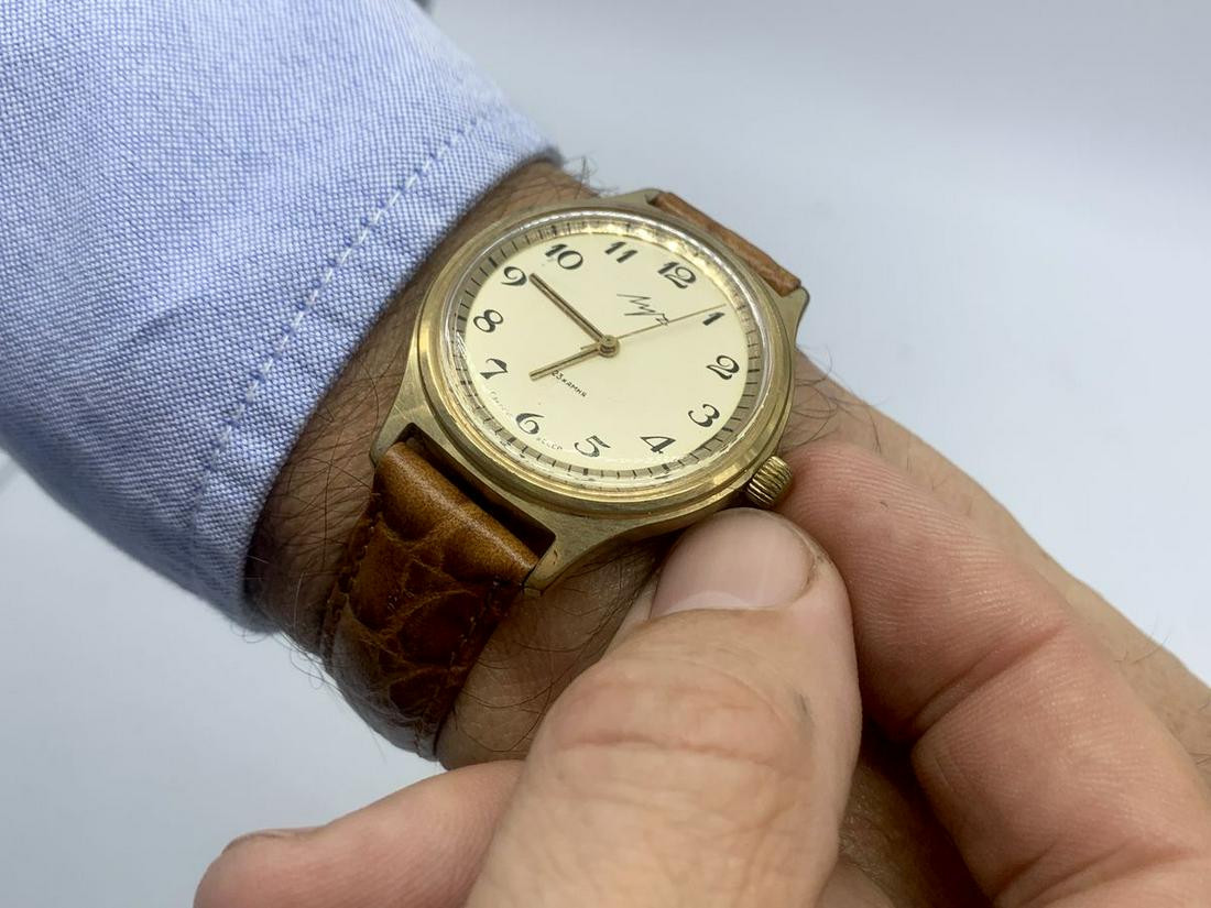 Luch vintage men wrist watch / Russian antique unisex USSR watches: Materials Band material: Leather Gold, Stainless steel Luch vintage men wrist watch. Russian antique unisex white USSR watches. Mens watch. Vintage watch. Military watch. Mens Wrist Watch. Watches for