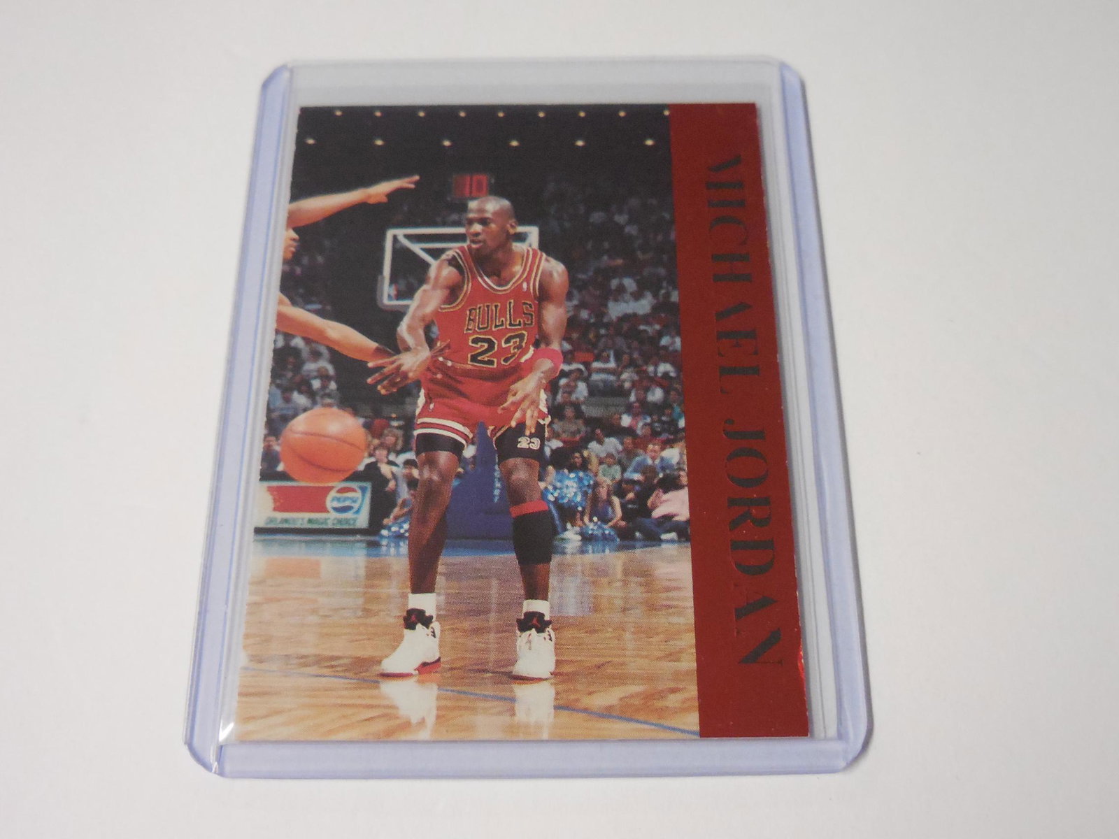 1991 KROWN MICHAEL JORDAN PROMO: 1991 KROWN INTERNATION RARE MICHAEL JORDAN PROMO CARD 2 OF 4 CHICAGO BULLS APPROXIMATELY EX TO EX-MT HAS SOME MINOR FLAWS VERY RARE MJ PROMO CARD THIS IS A WONDERFUL CARD FOR ANY COLLECTOR! PLEASE VIE
