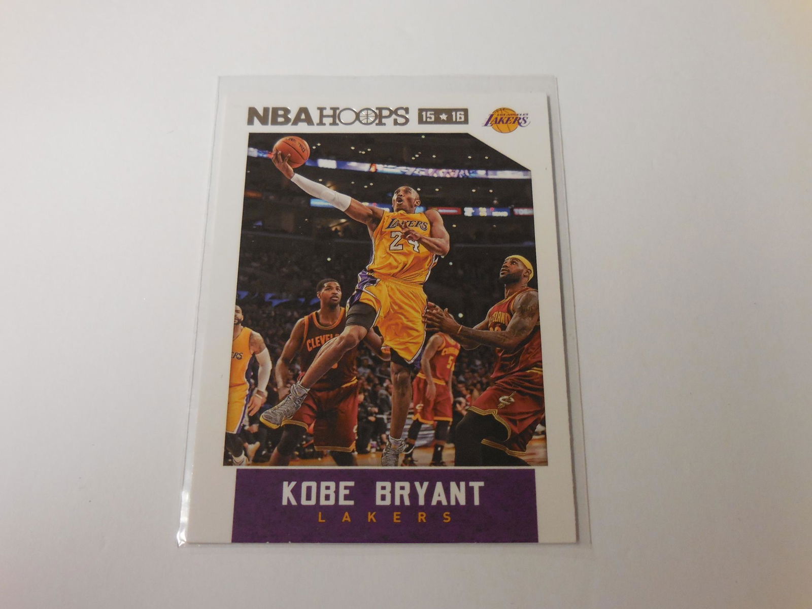 15-16 HOOPS KOBE BRYANT W/ LEBRON (1 of 2)