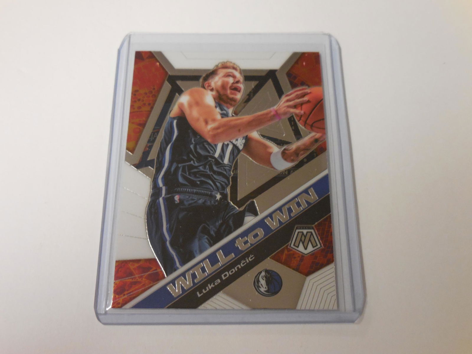 19-20 MOSAIC LUKA DONCIC WILL TO WIN (1 of 2)