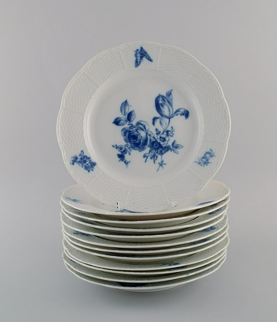 Twelve antique Meissen dinner plates in hand-painted porcelain. Blue flowers and butterflies. Late (1 of 5)