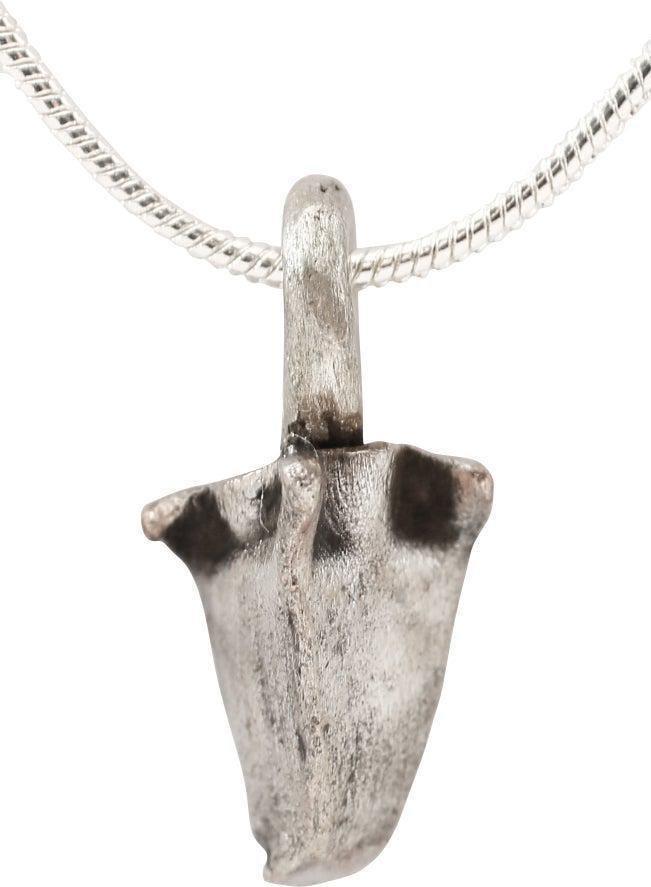ROMAN ARROWHEAD PENDANT, 3rd-5th CENTURY AD (1 of 2)