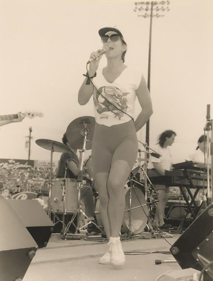 Michelle Wright - 1993 - photographers stamp verso: Taken June 6, 1993 by noted photographer Tammie Arroyo w/ photographer stamp and description verso. 9x7 Reserve: $7.00 Shipping: Domestic: Flat-rate of $7.00 to anywhere within the contiguous U.S. Int