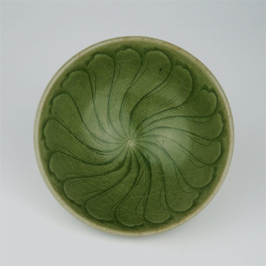 Chinese Celadon Bowl: Title: Chinese Celadon Bowl Origin: Asian private collection Date/Period: 19th Materials: porcelain Size: about 10x10x5cm A fine Chinese celadon bowl, richly painted, handcrafted. It is inevitable tha