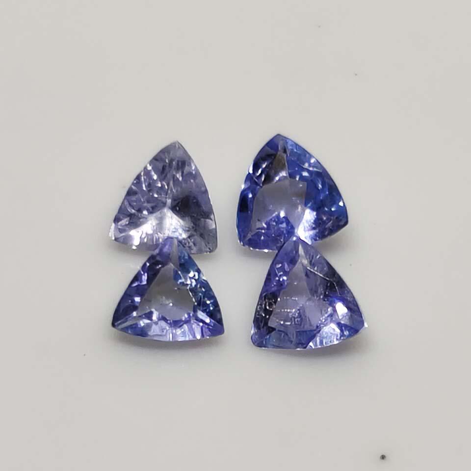 0.25 ct Natural Tanzanite Lot: No Reserve! Title: 0.25 ct Natural Tanzanite Lot Additional Information: Gemstones: Tanzanite Carat Weights: 0.25 ct Size/Dimensions: 3 mm Materials & Techniques: Tanzanite Shipping: Domestic: Flat-ra