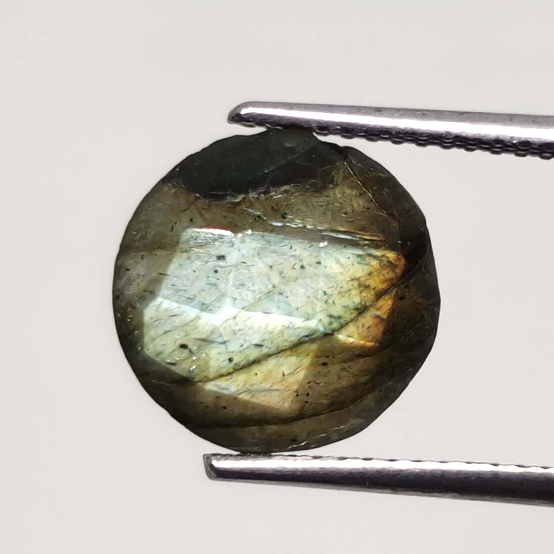 3.25 ct Natural Faceted Labradorite: No Reserve! Title: 3.25 ct Natural Faceted Labradorite Additional Information: Gemstones: Labradorite Carat Weights: 3.25 ct Size/Dimensions: 10 X 10 mm Origin : Labrador Materials & Techniques: Labra