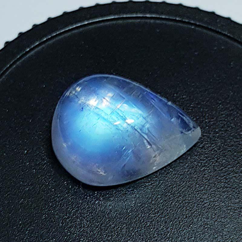 6.84 ctz Natural Royal Blue Moonstone: No Reserve! Title: 6.84 ctz Natural Royal Blue Moonstone Color/Clarity: Royal Blue / Transparent Gemstones: Moonstone Carat Weights: 6.84 Size/Dimensions: 14.20 x 11.30 x 6.30 Additional Info: Pear /