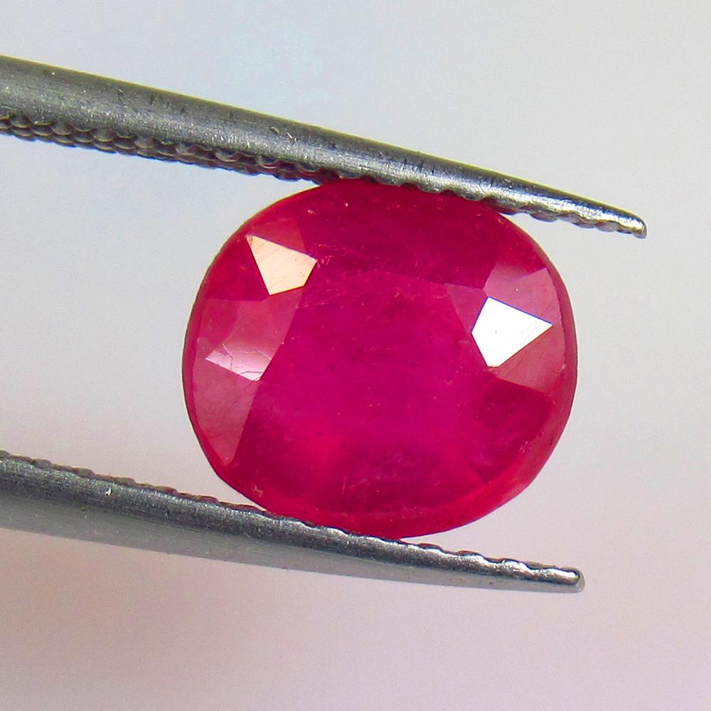 2.61 Ctw Natural Mozambique Red Ruby Oval Cut (1 of 3)