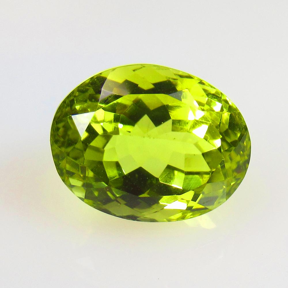 8.93 Ctw Natural Lemon Quartz Oval Cut: No Reserve! Title: 8.93 Ctw Natural Lemon Quartz Oval Cut Stone Clarity: VVS Gemstones: Natural Lemon Quartz Size/Dimensions: 8.93 Carat Weights: 14.00 x 10.90 x 9.80 mm Additional Information: Good L