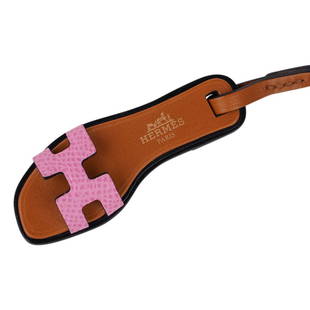 Hermes Oran Nano Bag Charm 5P Pink Epsom Leather New w/ Box: Hermes Oran Nano bag charm featured in 5P Pink. Charming and playful she easily adorns a myriad bag colours in your fabulous collection. Hermes 5P Pink is frequently referred to as Bubblegum.