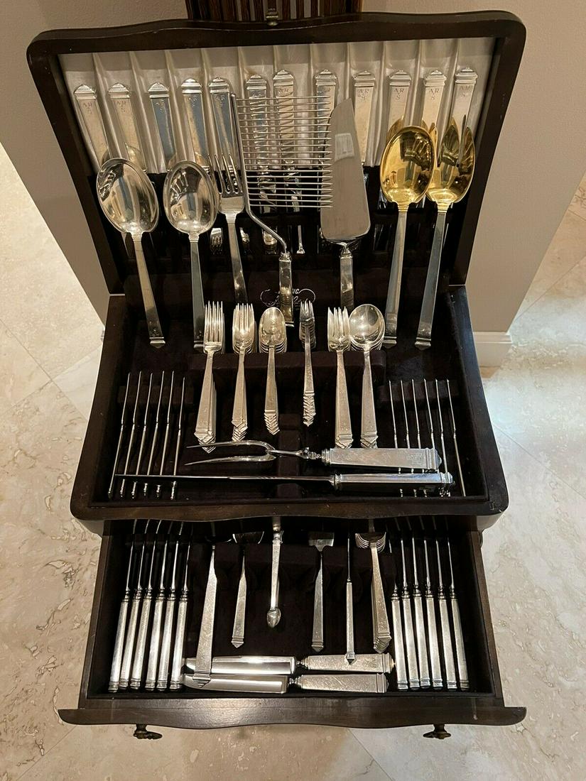 136 Piece Tiffany Hampton Sterling Set Original Service Not Assembled (1 of 10)