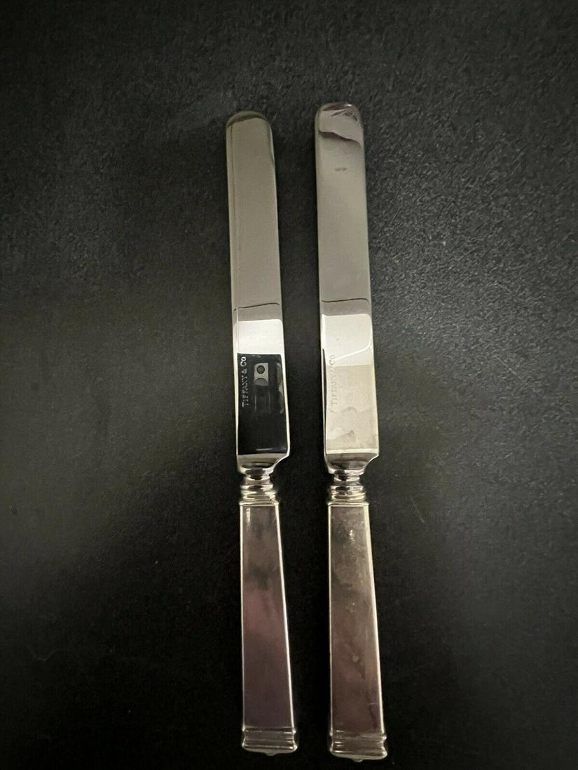 1 Tiffany Hampton Sterling Handle Mono 9 1/8” Knife 2 Available: Stainless blades in excellent condition no pits and stamped Tiffany 9 1/8'' period monogram as per the photo Visit our store silverandlamps for more of this pattern Reserve: $65.00 Shipping: Domestic: