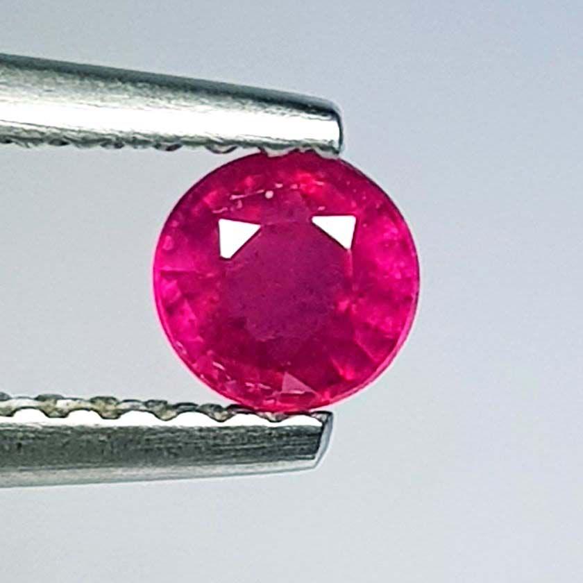 0.43 ctz Natural Ruby: No Reserve! Title: 0.43 ctz Natural Ruby Color/Clarity: Pinkis Red / VVS Gemstones: Ruby Carat Weights: 0.43 Size/Dimensions: 4.20 x 4.20 x 3.00 Additional Information: Round / Burma Shipping: Domes