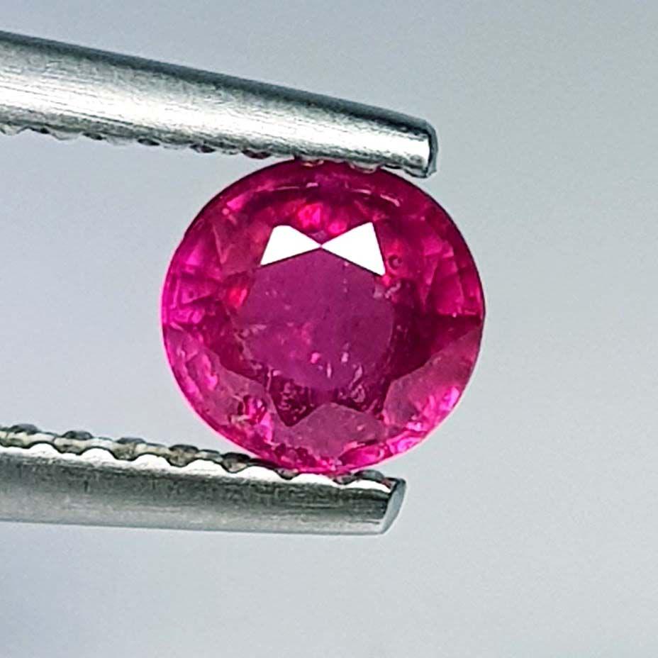 0.71 ctz Natural Ruby: No Reserve! Title: 0.71 ctz Natural Ruby Color/Clarity: Pinkis Red / VVS Gemstones: Ruby Carat Weights: 0.71 Size/Dimensions: 5.00 x 5.00 x 3.00 Additional Information: Round / Burma Shipping: Domes