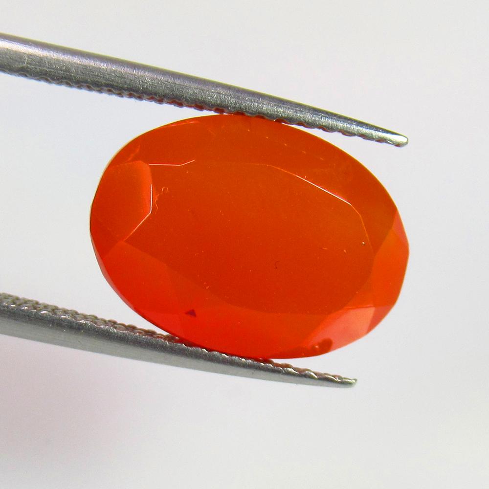 5.48 Ctw Natural Orange Carnelian Oval Cut: No Reserve! Title: 5.48 Ctw Natural Orange Carnelian Oval Cut Stone Clarity: Semi-Transparent Gemstones: Carnelian Size/Dimensions: 5.48 Carat Weights: 13.80 x 9.90 x 6.50 mm Additional Information: E