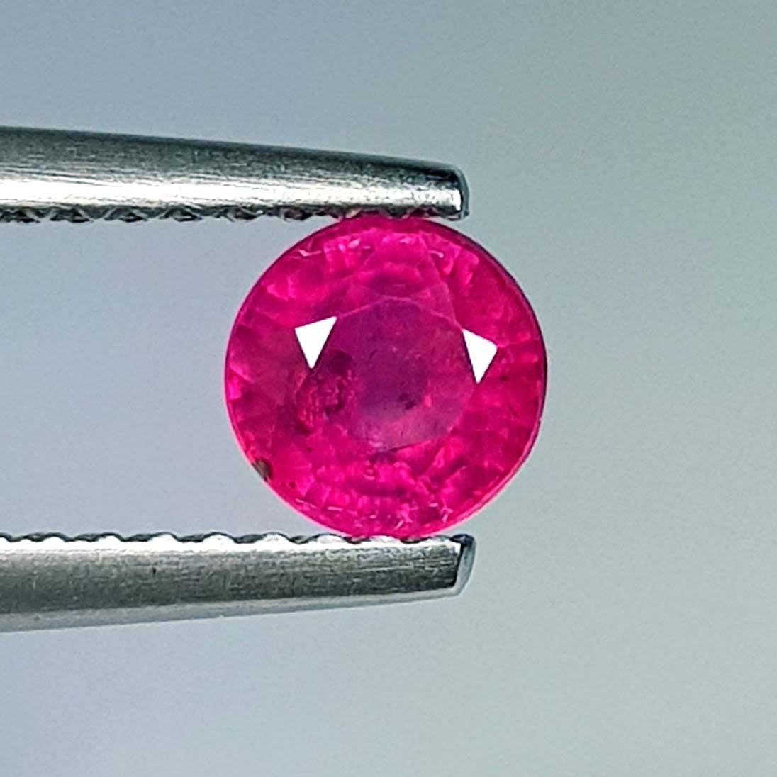 0.77 ctz Natural Ruby: No Reserve! Title: 0.77 ctz Natural Ruby Color/Clarity: Pinkis Red / VVS Gemstones: Ruby Carat Weights: 0.77 Size/Dimensions: 5.00 x 5.00 x 3.50 Additional Information: Round / Burma Shipping: Domes