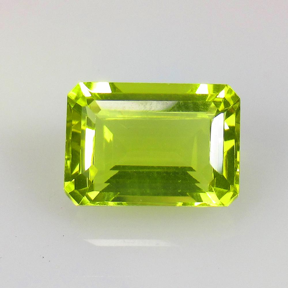 7.95 Ctw Natural Lemon Quartz Octagon Cut: No Reserve! Title: 7.95 Ctw Natural Lemon Quartz Octagon Cut Stone Clarity: VVS Gemstones: Natural Lemon Quartz Size/Dimensions: 7.95 Carat Weights: 14.20 x 10.10 x 7.20 mm Additional Information: Top