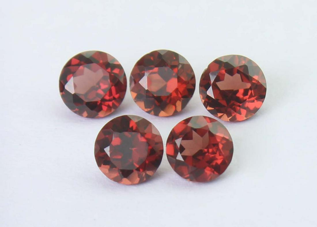 1.76 Cts Natural Almandite Garnet Lot: No Reserve! Title: 1.76 Cts Natural Almandite Garnet Lot Additional Information: Gemstone : Natural Almandite Garnet Shape and cut : Round Cut Weight : 1.76 Carats Measurements : 4x4 mm[calibrated] Co
