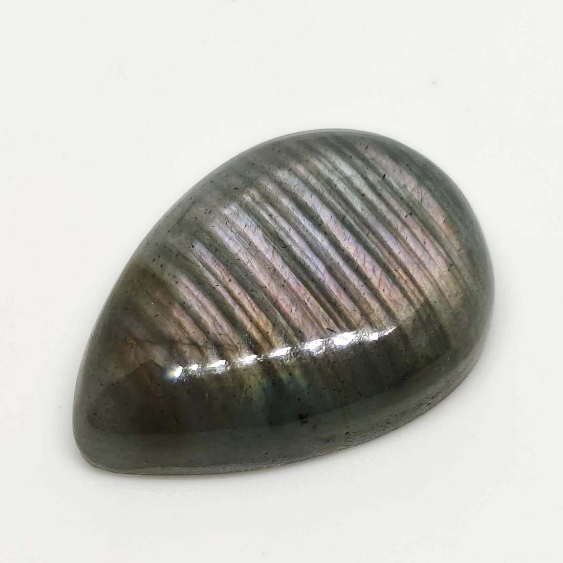 27.35 ct Natural Labradorite: No Reserve! Gemstones: Labradorite Carat Weights: 27.35 ct Size/Dimensions: 25 X 18 X 7.5 mm Origin : Labrador Shipping: Domestic: Flat-rate of $7.00 to anywhere within the contiguous U.S. Internation