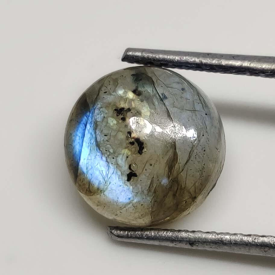 2.90 ct Natural Labradorite: No Reserve! Gemstones: Labradorite Carat Weights: 2.90 ct Size/Dimensions: 9 X 9 X 4.3 mm Origin : Labrador Shipping: Domestic: Flat-rate of $7.00 to anywhere within the contiguous U.S. International: