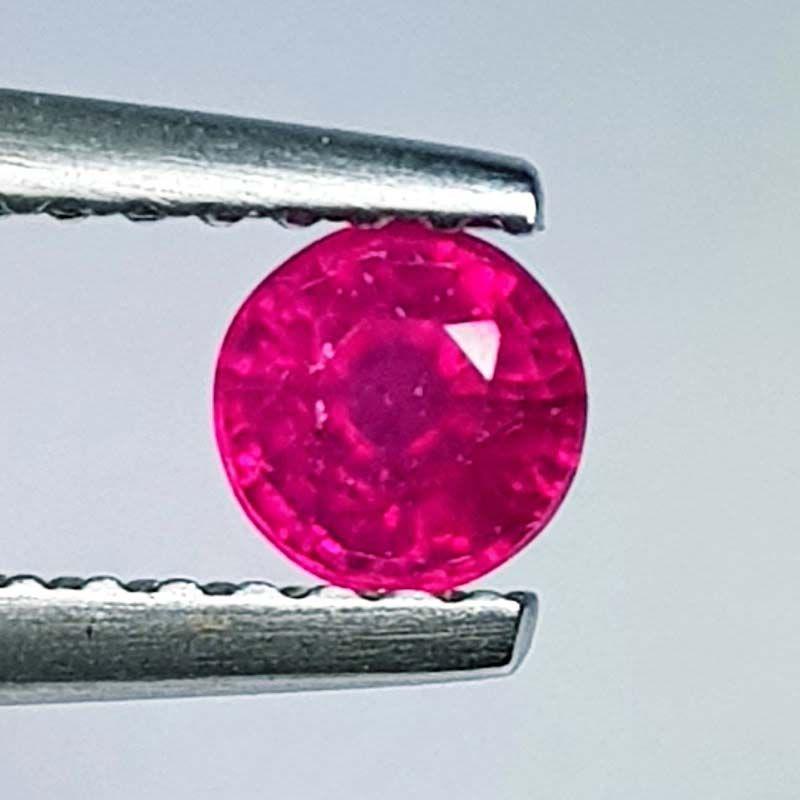 0.46 ctz Natural Ruby: No Reserve! Title: 0.46 ctz Natural Ruby Color/Clarity: Pinkis Red / VVS Gemstones: Ruby Carat Weights: 0.42 Size/Dimensions: 4.20 x 4.20 x 3.00 Additional Information: Round / Burma Shipping: Domes