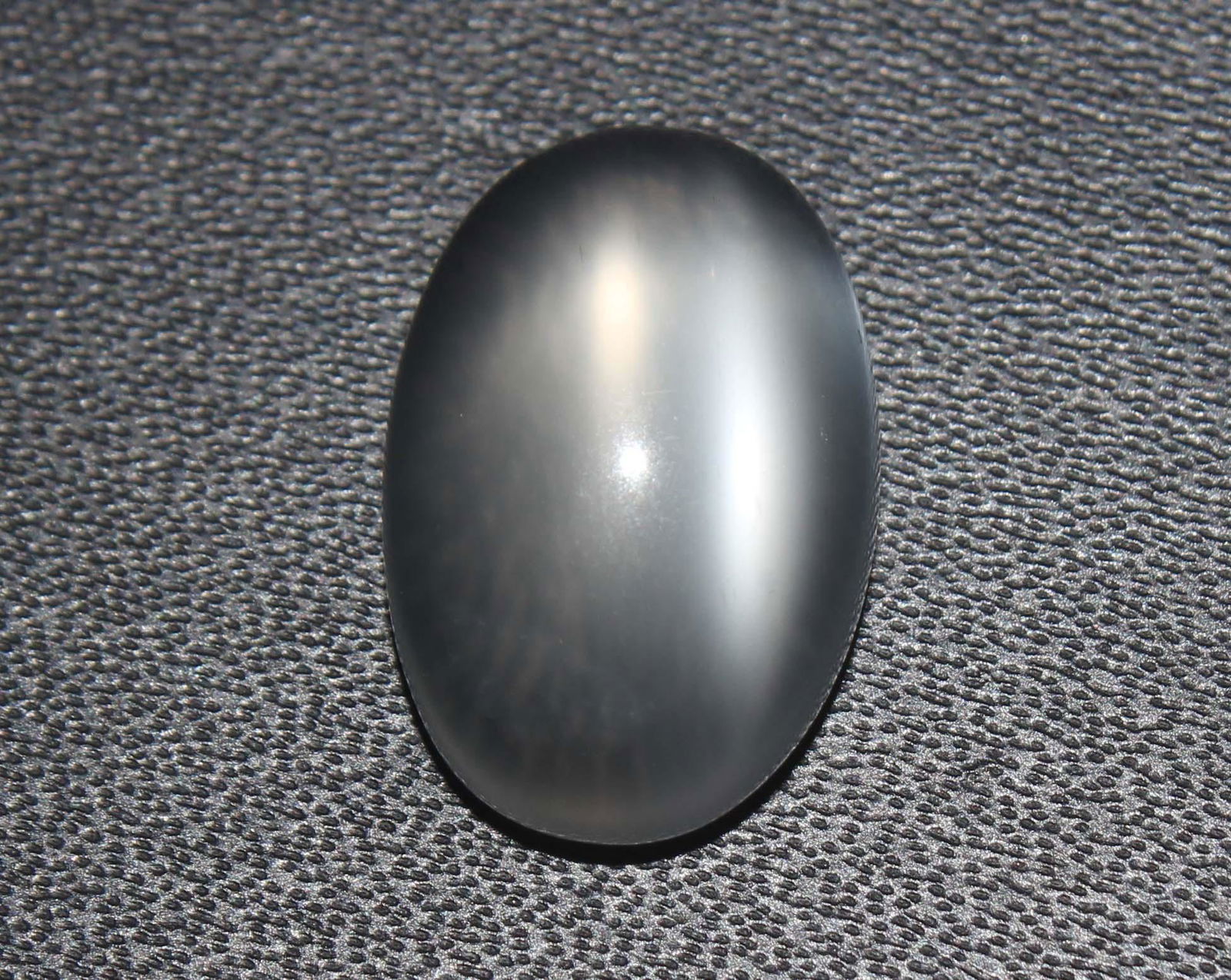 7.45 Cts Natural Moonstone: No Reserve! Title: 7.45 Cts Natural Moonstone Additional Information: Gemstone : Natural Moonstone Shape : Oval Cabochan Weight : 7.45 Carats Measurements : 15.63x10.40x6.16 mm Color : White Transpran