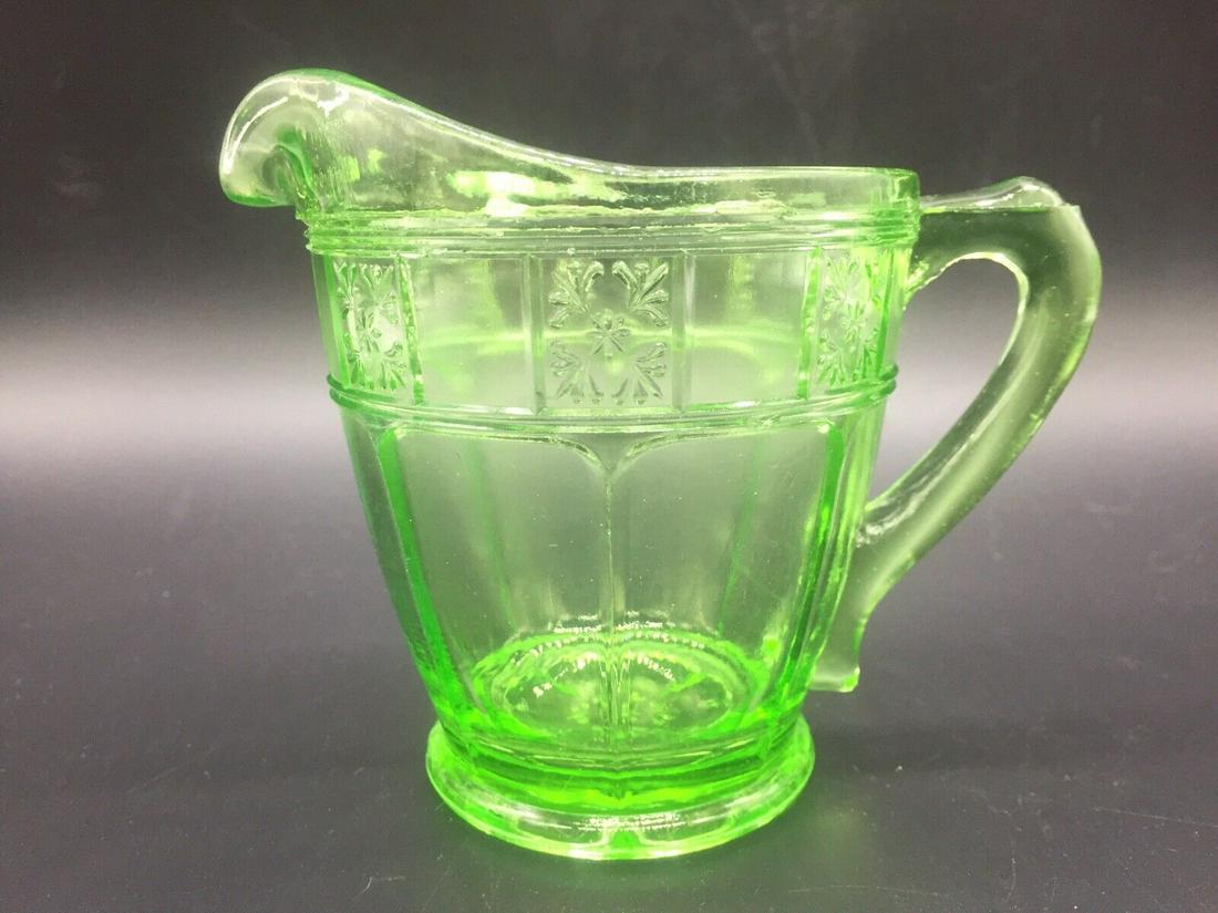 Vintage Green Depression Uranium Glass Creamer (1 of 6)