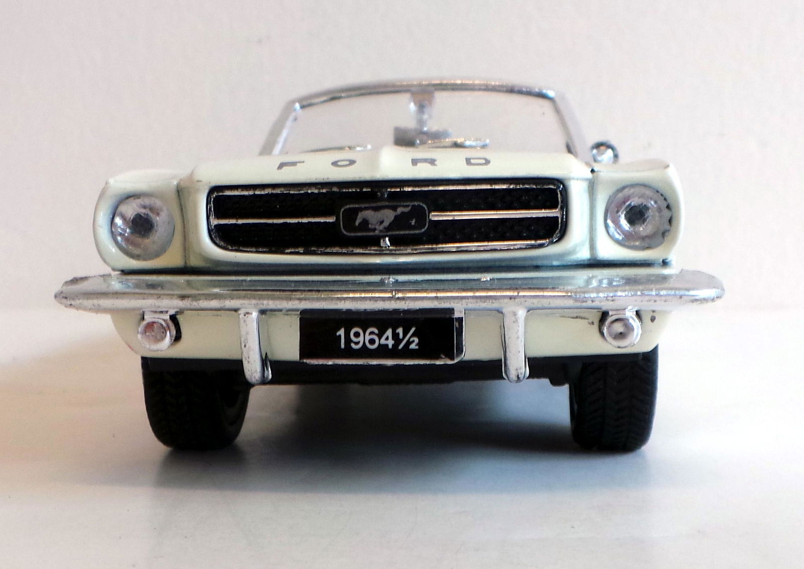 White 1964 1/2 Mustang Convertible Model (1 of 2)
