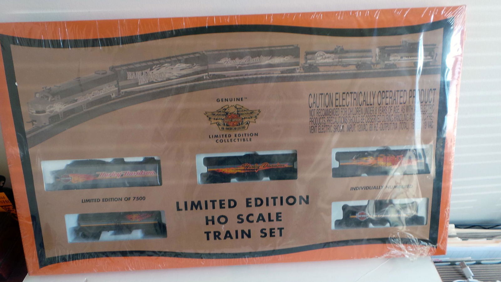 Limited Edition Ho Scale Train Set: Title: Limited Edition HO Scale Train set Additional Info: Limited Edition HO Scale Train set - Condition: excellent, in original box never opened Shipping: Domestic: Shipping rates are determined by