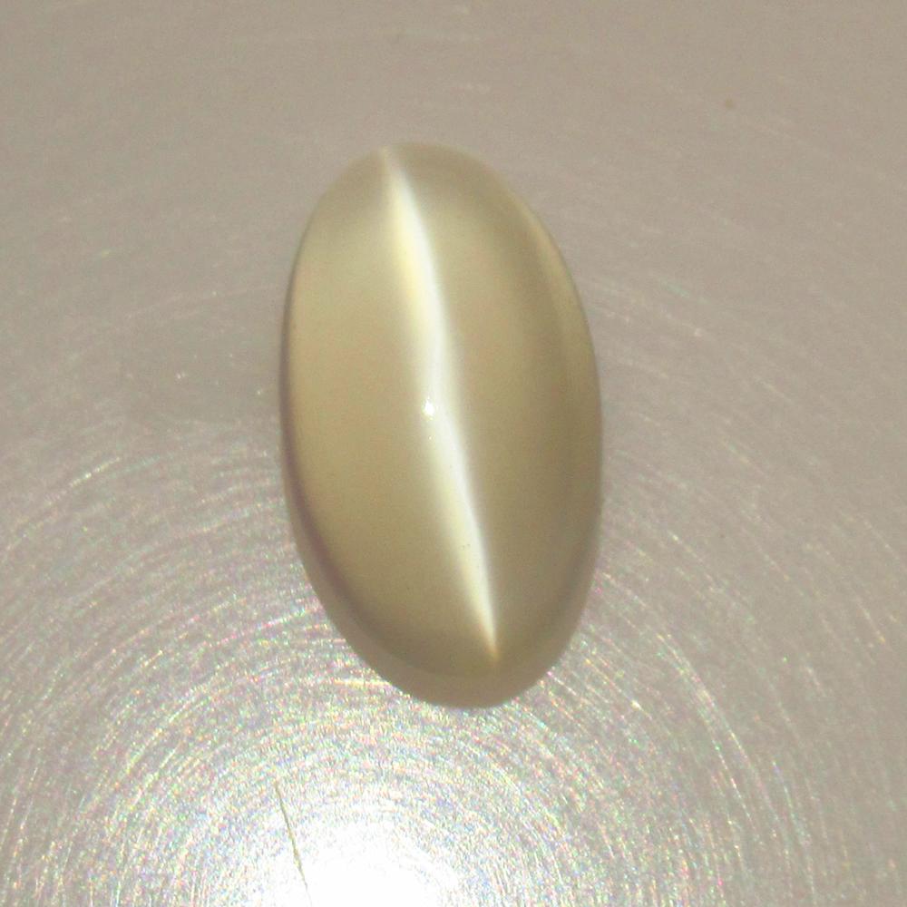 3.32 Ctw Natural Moonstone Oval Cab: No Reserve! Title: 3.32 Ctw Natural Moonstone Oval Cab Stone Clarity: Semi-Transparent Gemstones: Moonstone Size/Dimensions: 3.32 Carat Weights: 12.50 x 7.20 x 5.10 mm Additional Information: Nice Ova