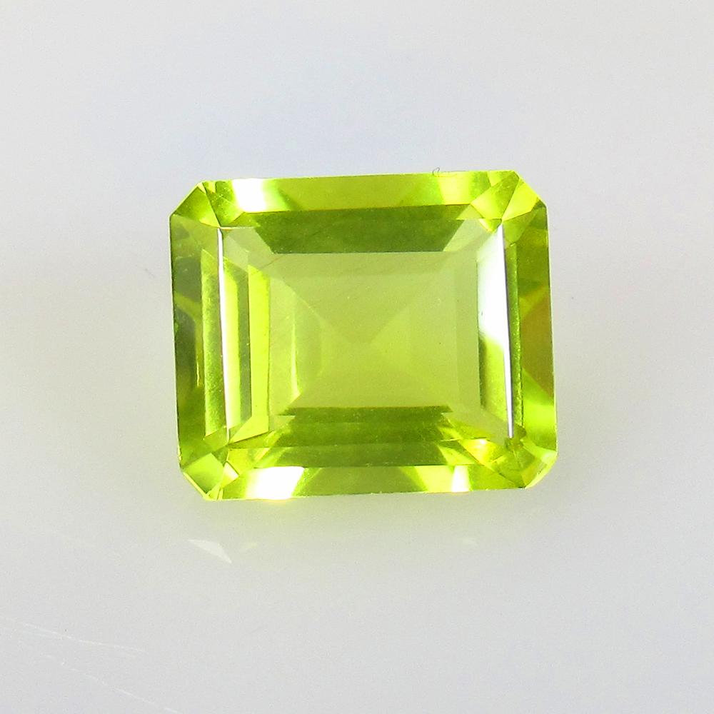 5.43 Ctw Natural Lemon Quartz Octagon Cut: No Reserve! Title: 5.43 Ctw Natural Lemon Quartz Octagon Cut Stone Clarity: VVS Gemstones: Natural Lemon Quartz Size/Dimensions: 5.43 Carat Weights: 12.00 x 10.10 x 6.40 mm Additional Information: Top