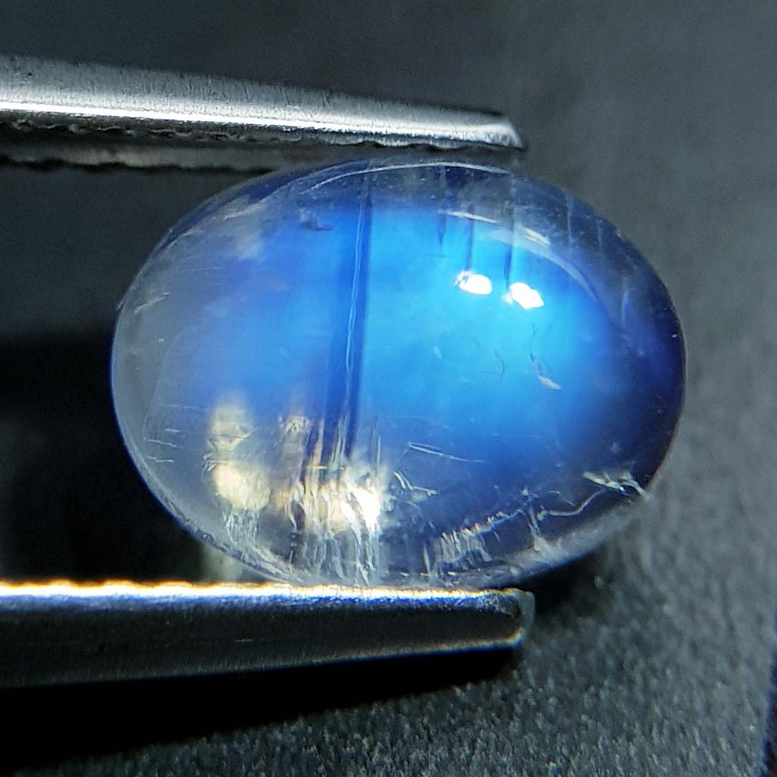 2.42 ct Natural Royal Blue Moonstone: No Reserve! Title: 2.42 ct Natural Royal Blue Moonstone Color/Clarity: Blue / VS Gemstones: Moonstone Carat Weights: 2.42 Size/Dimensions: 9.10 x 7.10 x 4.50 Additional Information: Oval / India Shipp