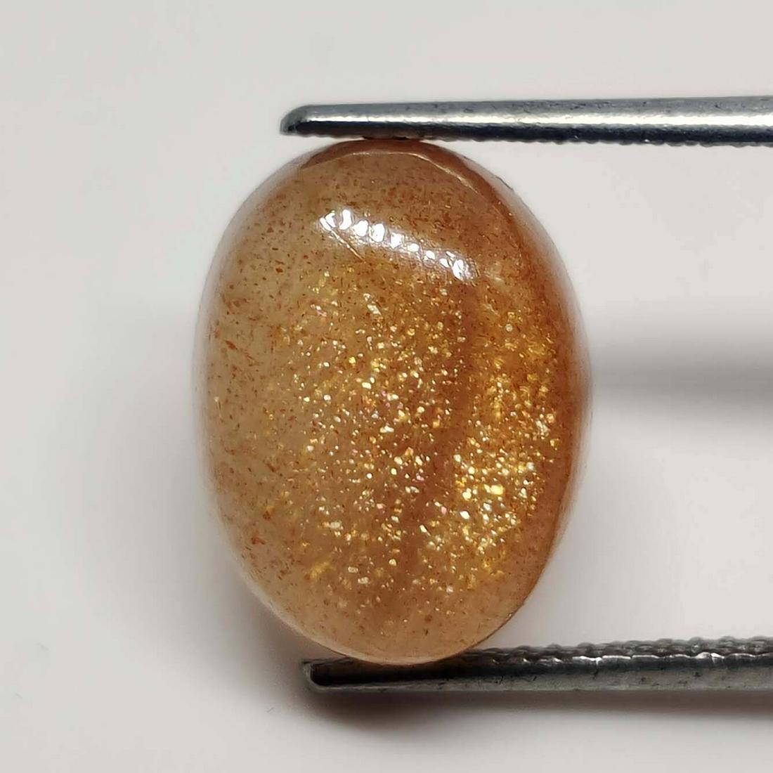 6.40 ct Natural Sunstone: No Reserve! Gemstones: Sunstone Carat Weights: 6.40 ct Size/Dimensions: 13 X 10 X 6 mm Shipping: Domestic: Flat-rate of $7.00 to anywhere within the contiguous U.S. International: Foreign shipping rat