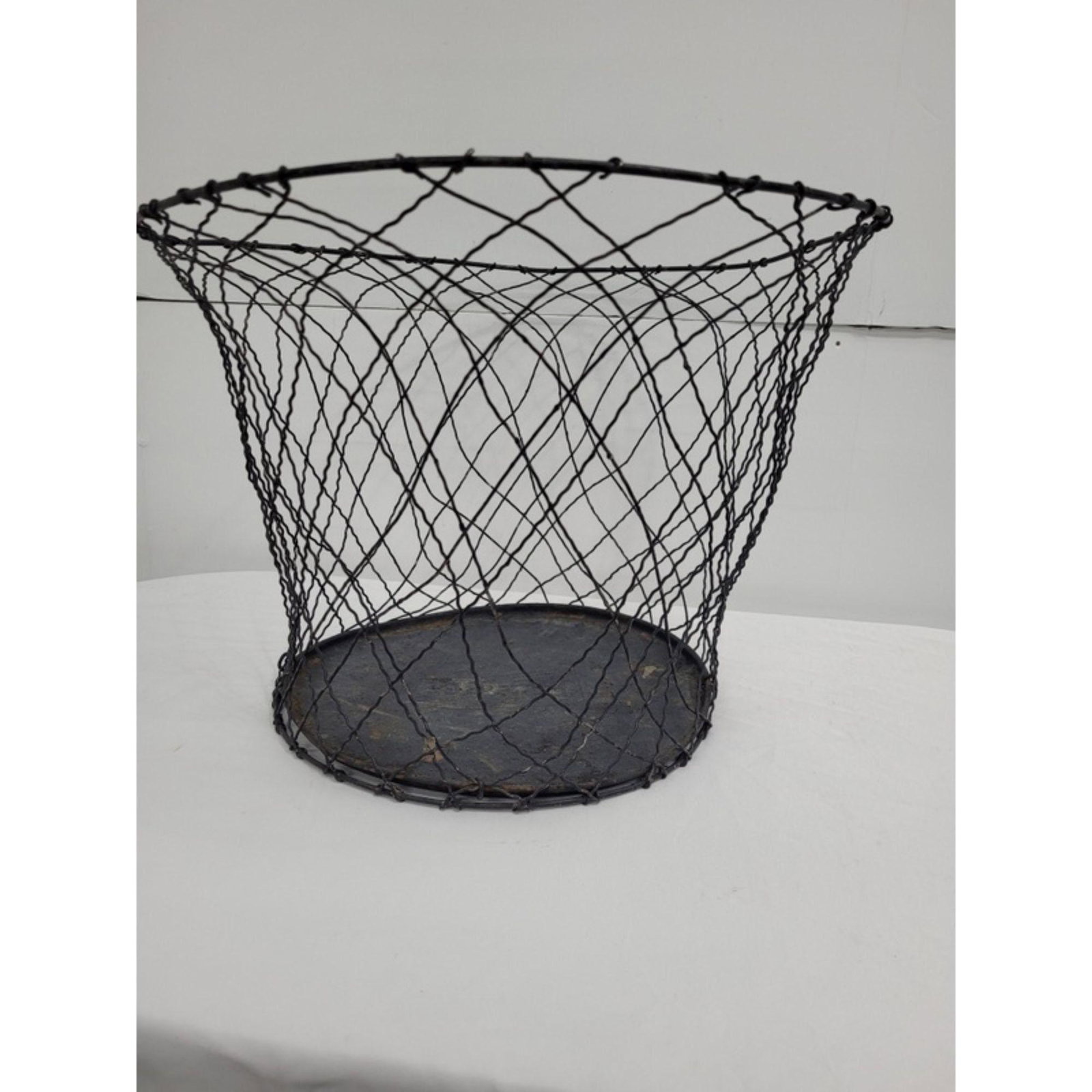 Vintage Bar Bee Waste Basket Industrial Office Wire Trash Can: Vintage from the 1930s Materials: Metal Width: 10.5 inches Height: 15 inches Depth: 10.5 inches Description 1930's Metal Wire Waste Basket or Trash Can. All metal bottom insert that has the makers mar