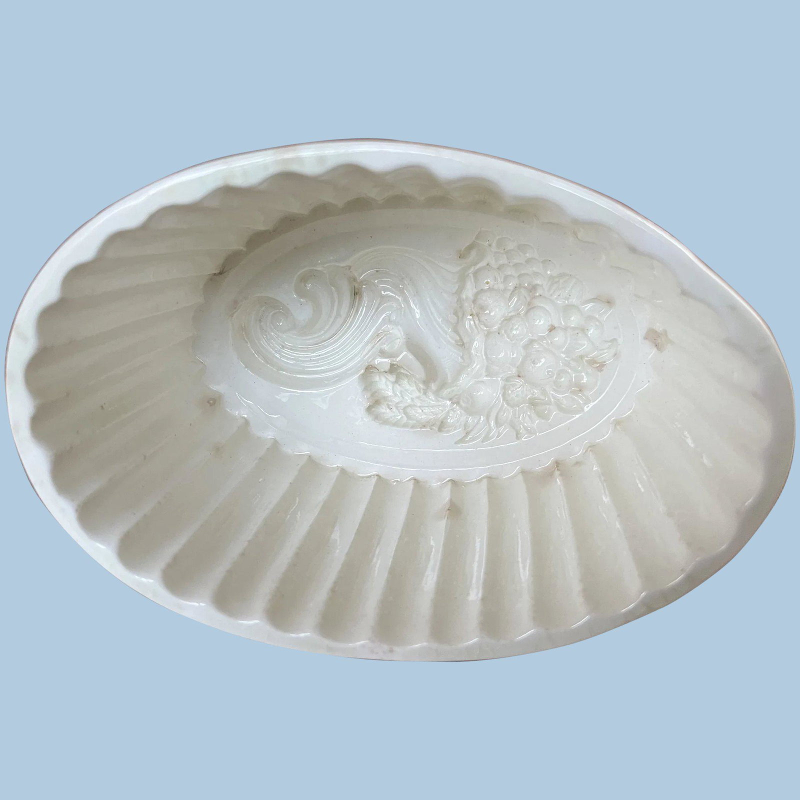 Very Rare Early 19th C. Spode Gelatin or Baking Mold: Title: Very Rare Early 19th C. Spode Gelatin or Baking Mold Description: This is a very rare creamware mold by Spode in the early 19th C. The impressed mark with the long tips on the "S" is not very c
