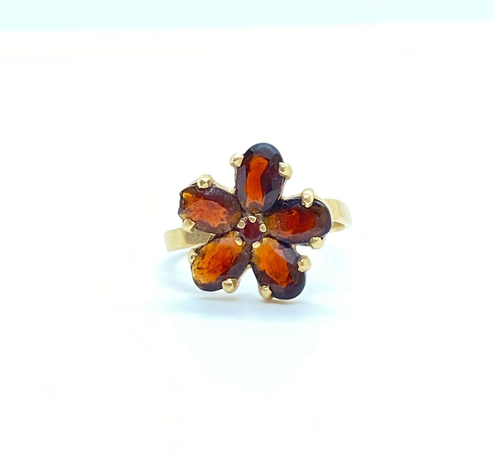 Vintage 14k genuine garnet flower ring (1 of 9)
