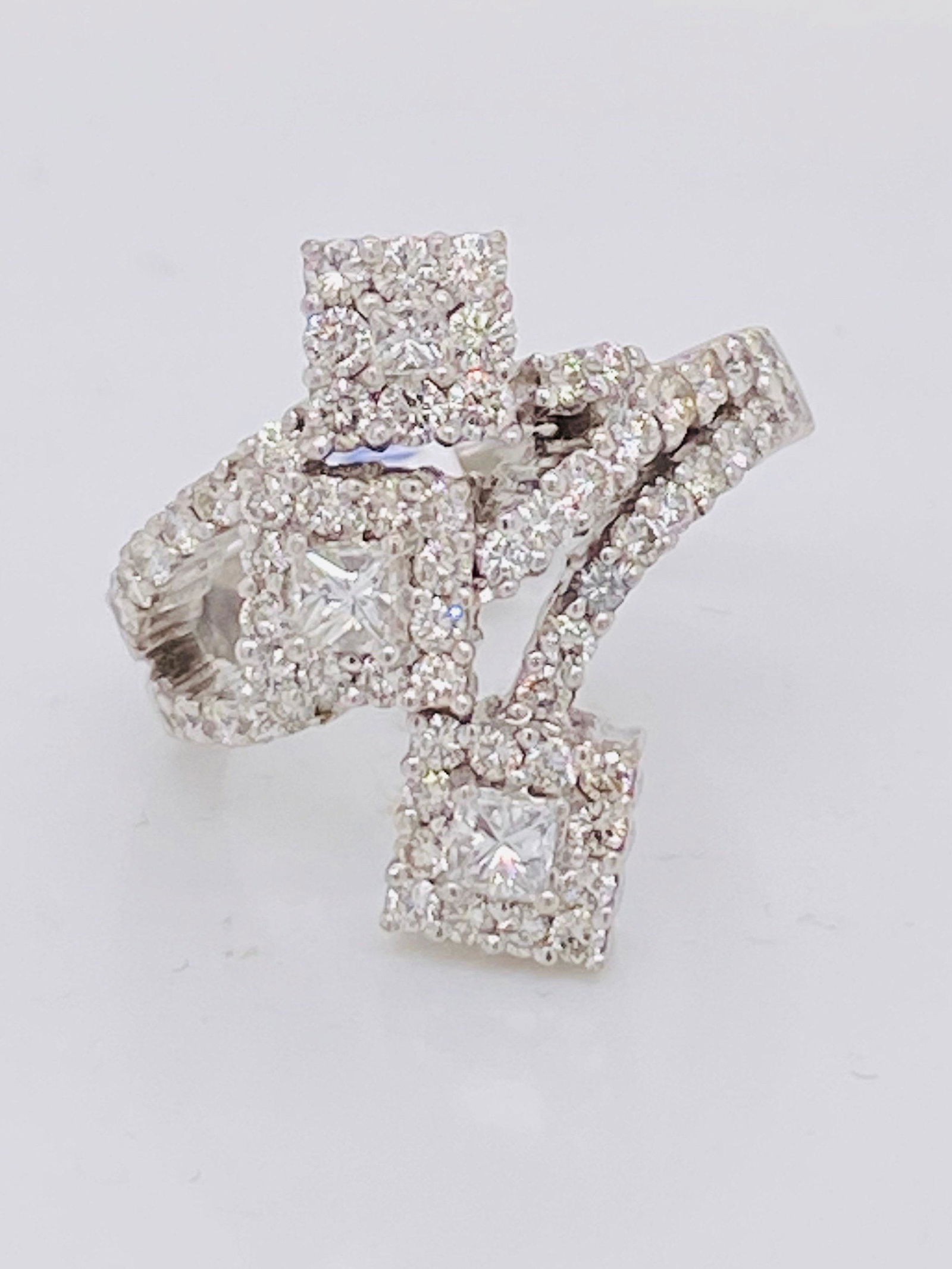 18k White gold Diamond cluster women’s ring (1 of 10)