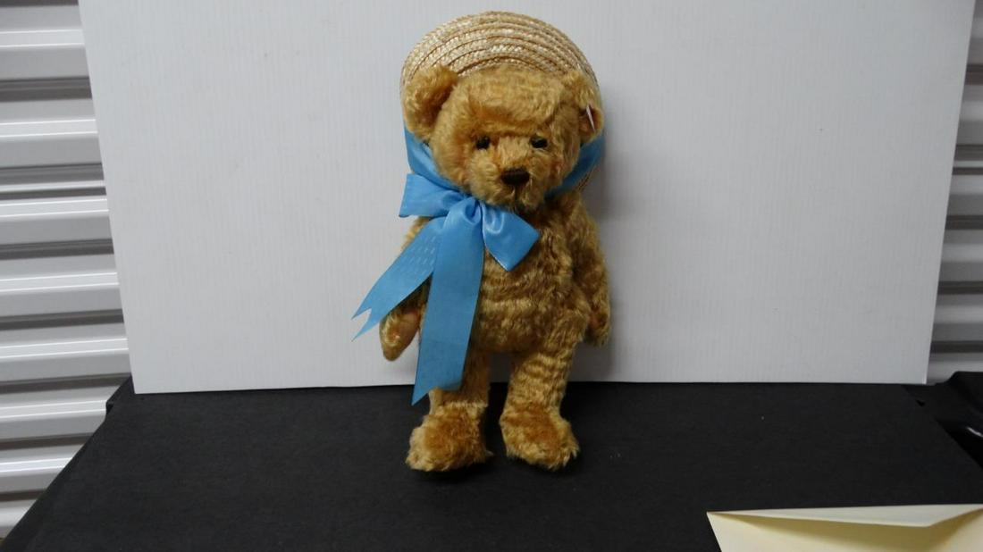 1999 STEIFF CHERISHED TEDDY DAISY COA 665905 13 INCHES 01995 of 5000 MINT IN BOX: 1999 STEIFF CHERISHED TEDDY DAISY COA 665905 13 INCHES 01995 of 5000 MINT IN BOX 1999 STEIFF CHERISHED TEDDY DAISY COA 665905 13 INCHES 01995 of 5000 MINT IN BOX Description 1999 STEIFF CHERISHED TEDD