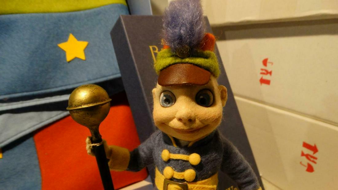 R. JOHN WRIGHT 2007 MACE THE BAND LEADER BROWNIE SERIES + EXTRAS #103 of175 MIB: R. JOHN WRIGHT 2007 MACE THE BAND LEADER BROWNIE SERIES + EXTRAS #103 of175 MIB R. JOHN WRIGHT 2007 MACE THE BAND LEADER BROWNIE SERIES + EXTRAS #103 of175 MIB Description R. John Wright 2007 UFDC Din