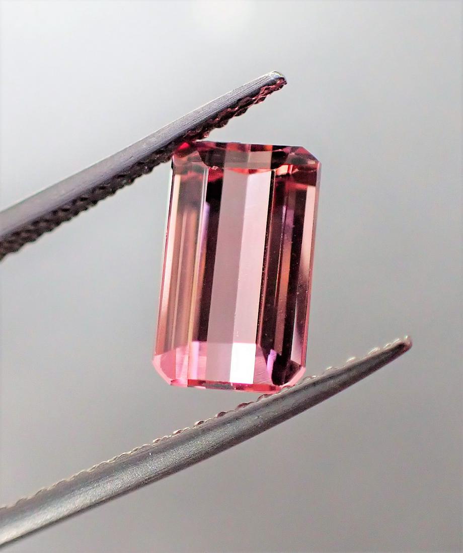 Pink Tourmaline Certified - 2.12 ct (1 of 12)
