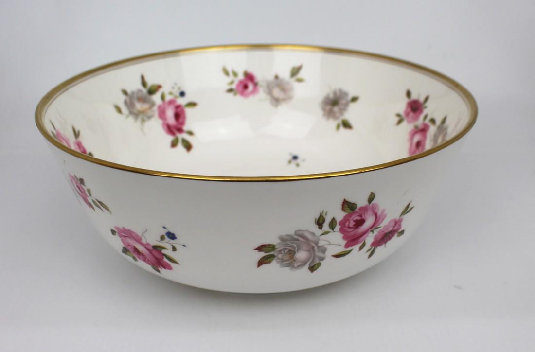 Large Royal Worcester Marissa Fruit Bowl: Title: Large Royal Worcester Marissa Fruit Bowl Description: Large Royal Worcester Marissa Fruit Bowl Width: 26 cm. Height: 10 cm. First quality backstamp. 1974. Very good condition; no chips, cracks 