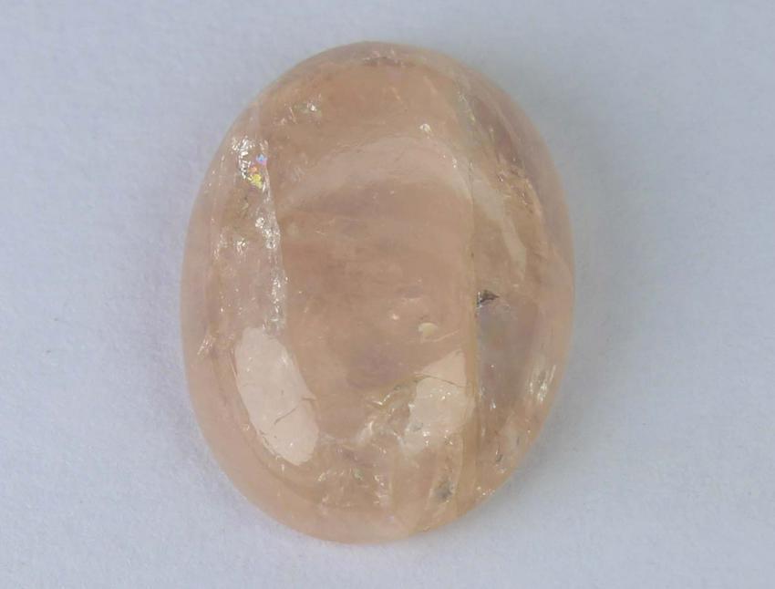 4.83 cts Natural Morganite: No Reserve! Title: 4.83 cts Natural Morganite Additional Information: Gemstone : Natural Morganite Shape and cut : Oval cabochon Weight : 4.83 Carats Measurements : 14x10 mm Color : Peach Transparency